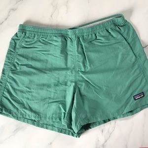 Patagonia baggies worn wear Mens M green